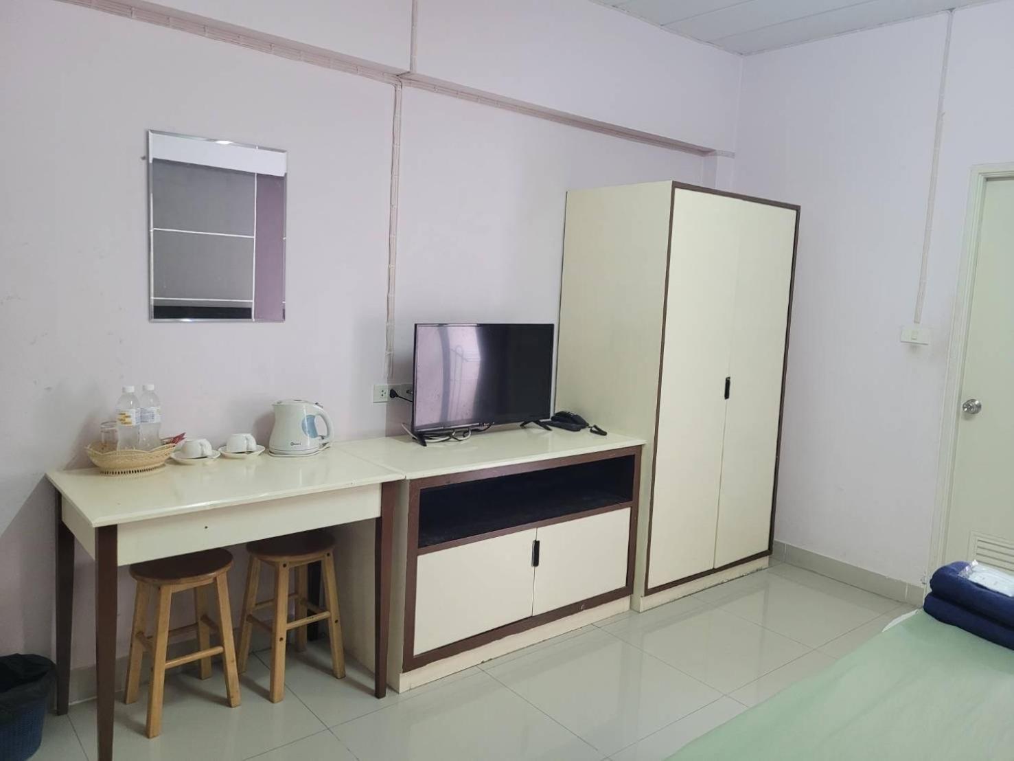 Ladapan Mansion Apartment Nonthaburi Exterior photo
